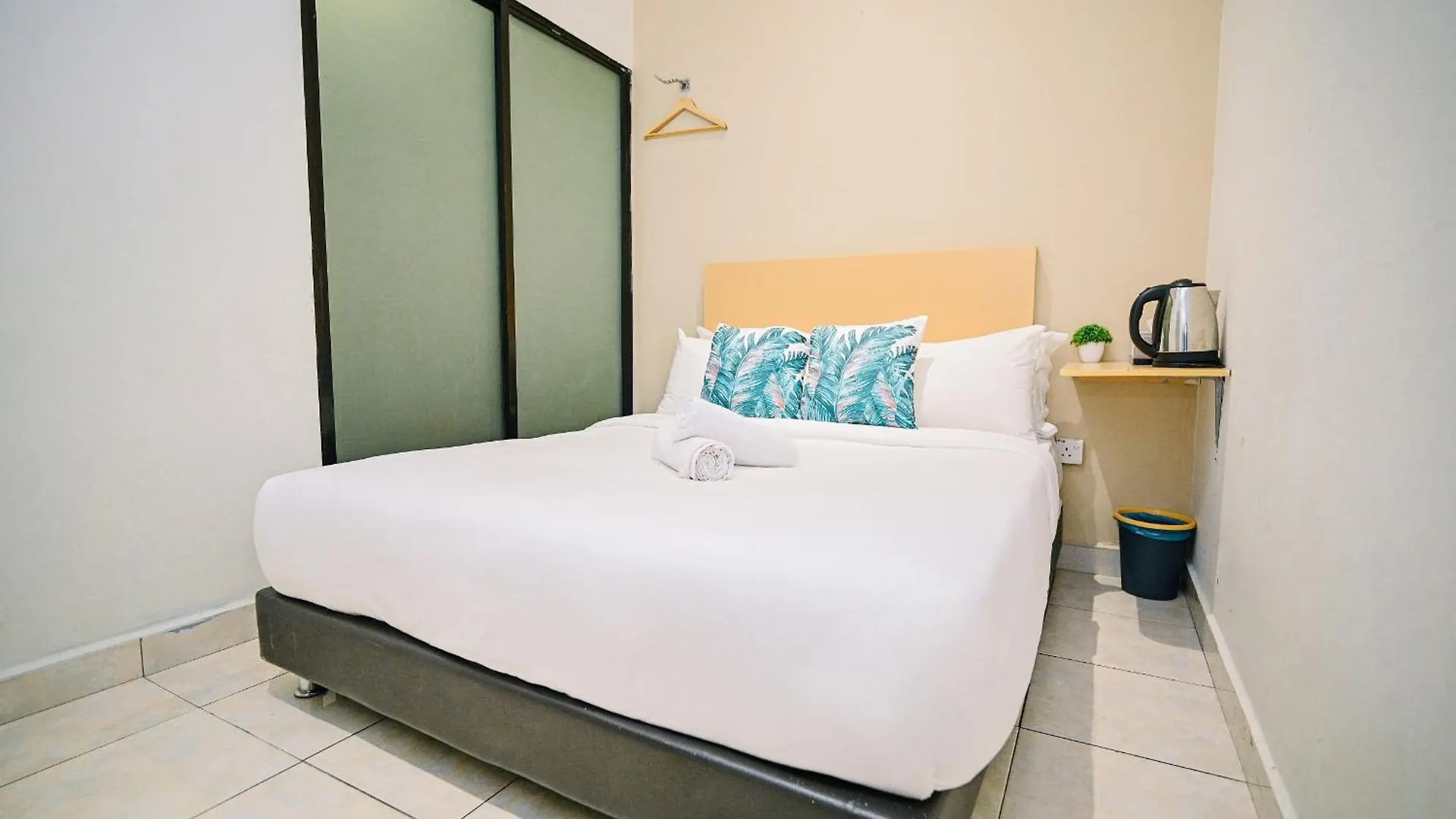 Swing & Pillows - Kl Sri Petaling Kuala Lumpur Hotell